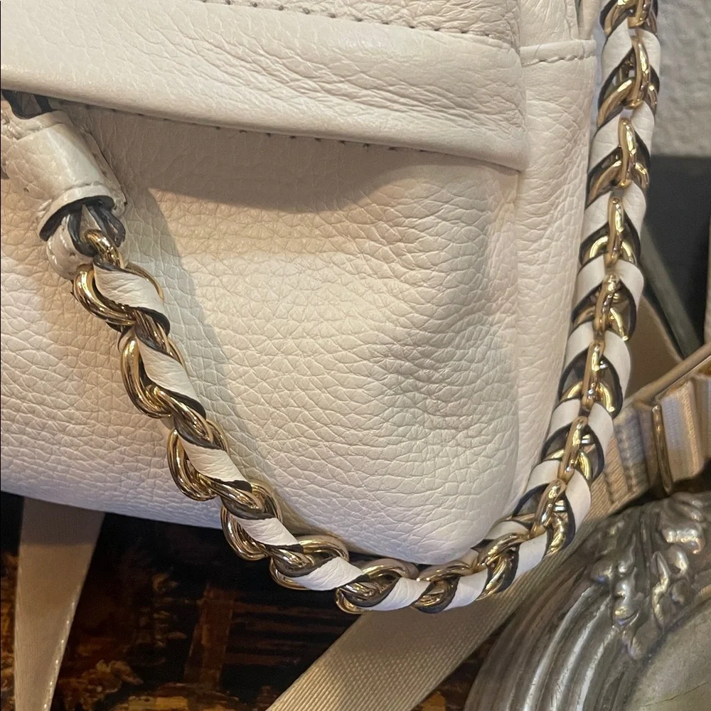 MICHAEL KORS MINI Cream beautiful Leather Backpack with Chain Detail EUC!! - Picture 3 of 8